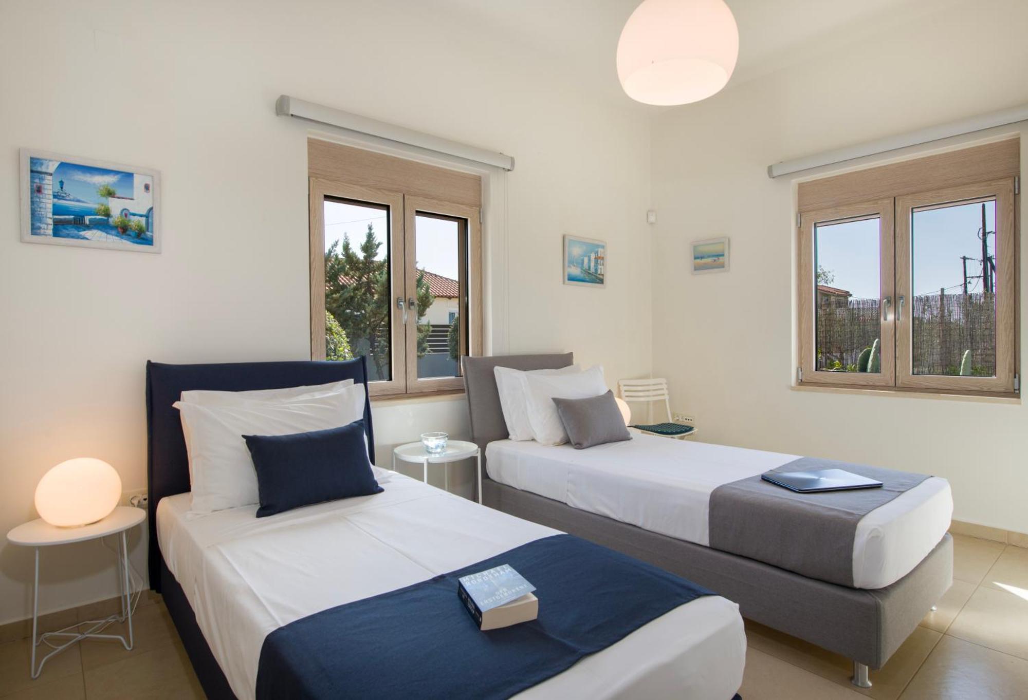 Four Seasons Private Villa - Seaview - Big Heated Pool - Gym - Sport Activities Гуве Экстерьер фото